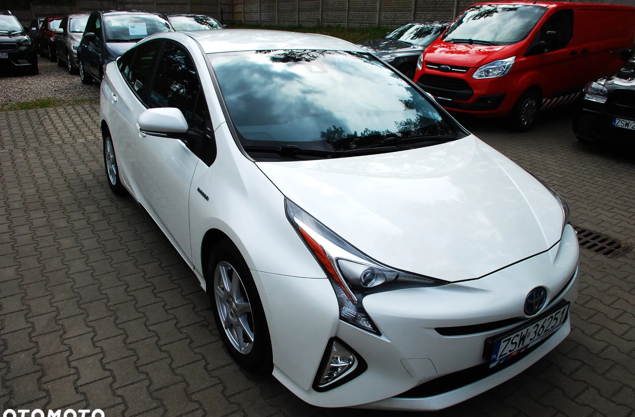 Toyota Prius cena 69820 przebieg: 153000, rok produkcji 2017 z Gołańcz małe 326